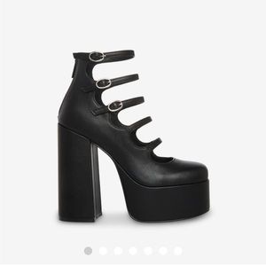 Steve Madden Rosario black heel!